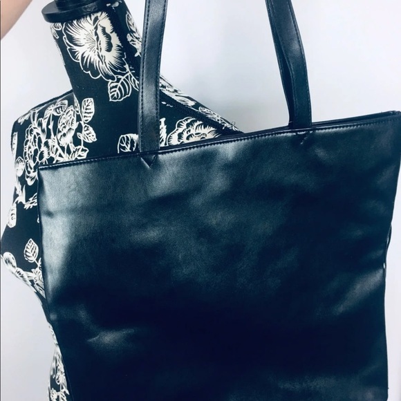 VICTORIA SECRET WOMANS NWT BAG - Picture 6 of 10